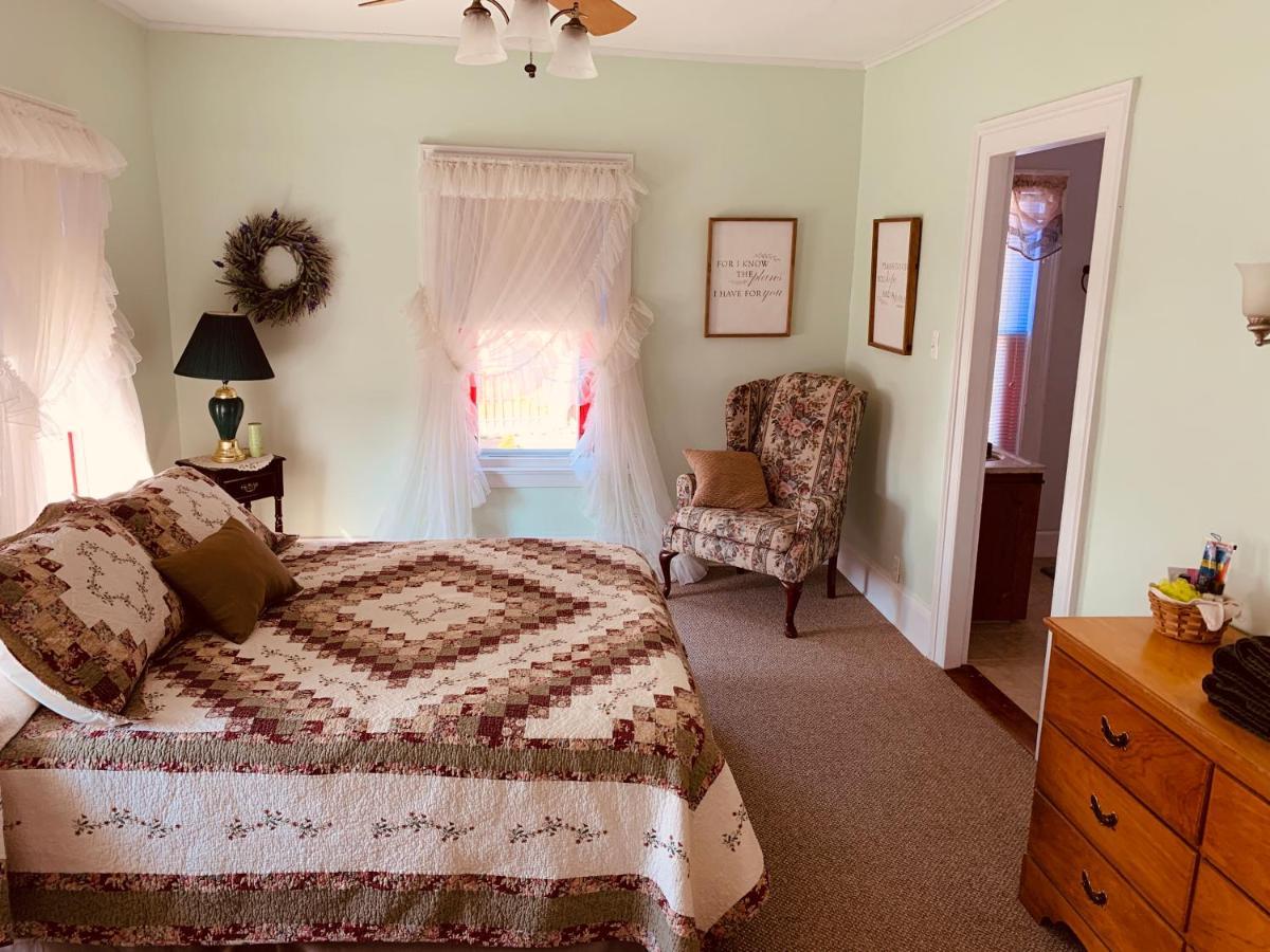 Centennial Inn Bed & Breakfast Conneaut Екстериор снимка